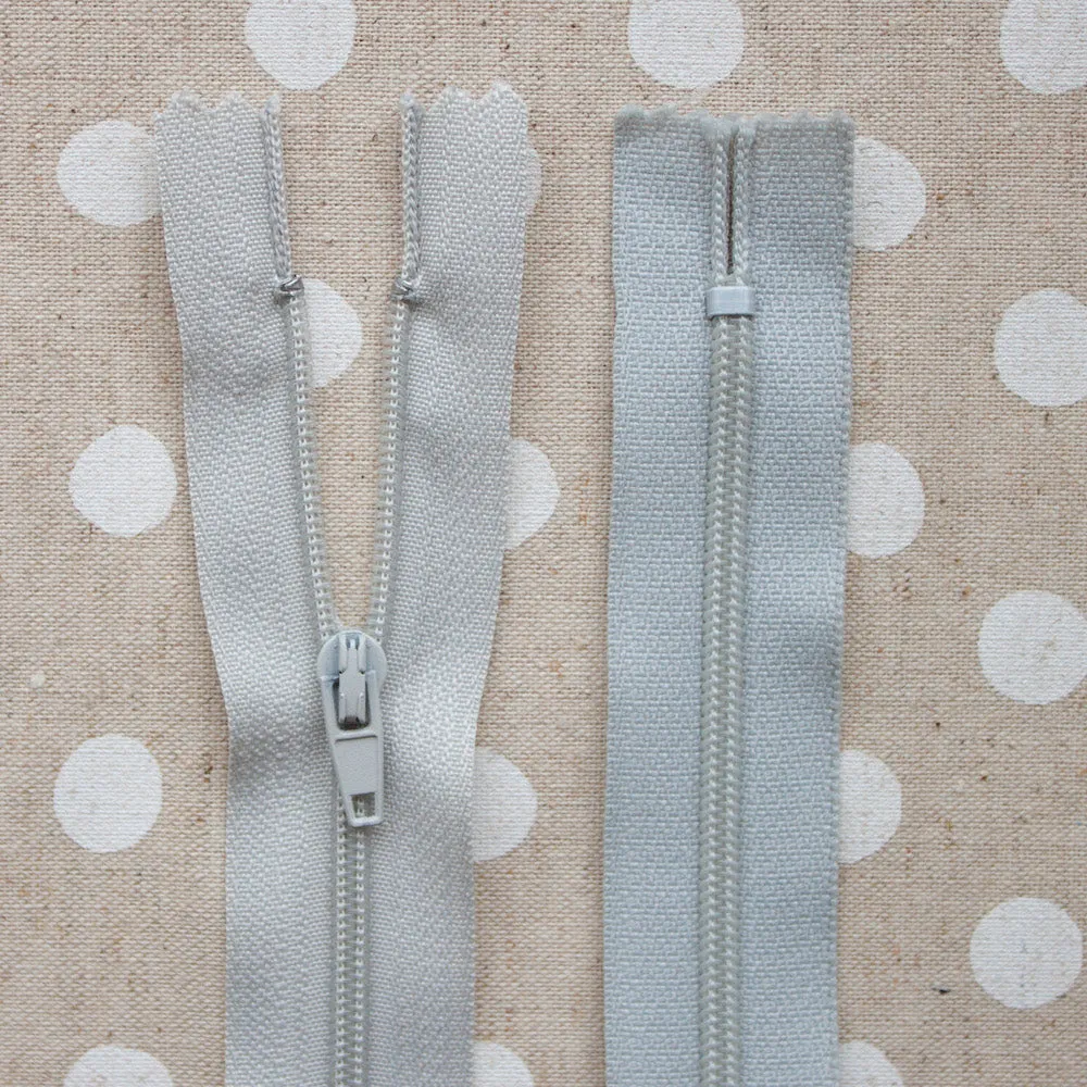18" / 46cm Closed End Zip