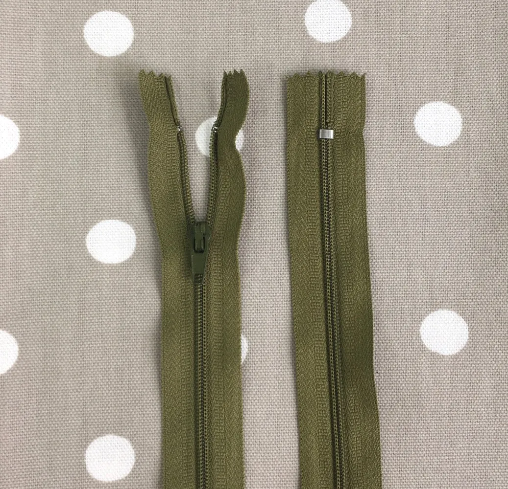 18" / 46cm Closed End Zip