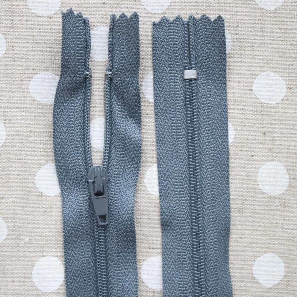 18" / 46cm Closed End Zip