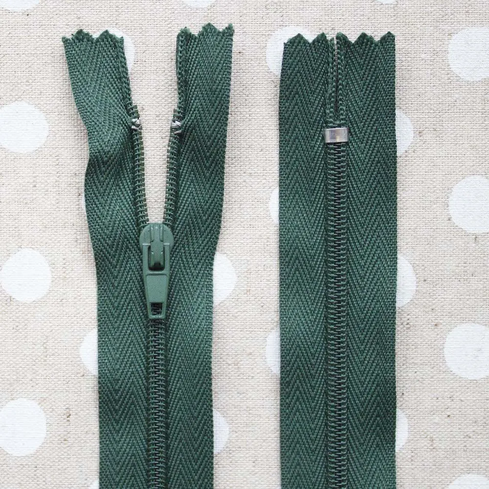 18" / 46cm Closed End Zip