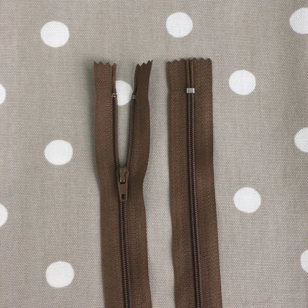 18" / 46cm Closed End Zip