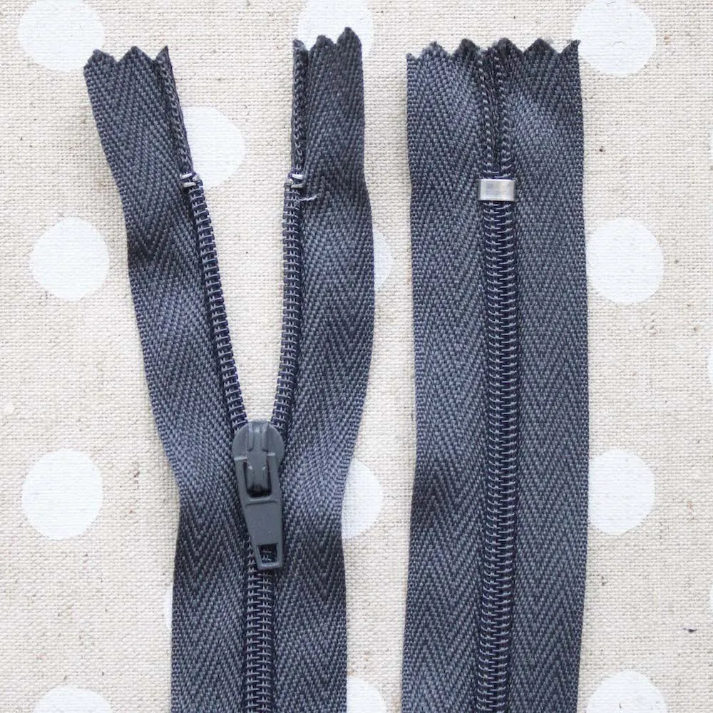 18" / 46cm Closed End Zip
