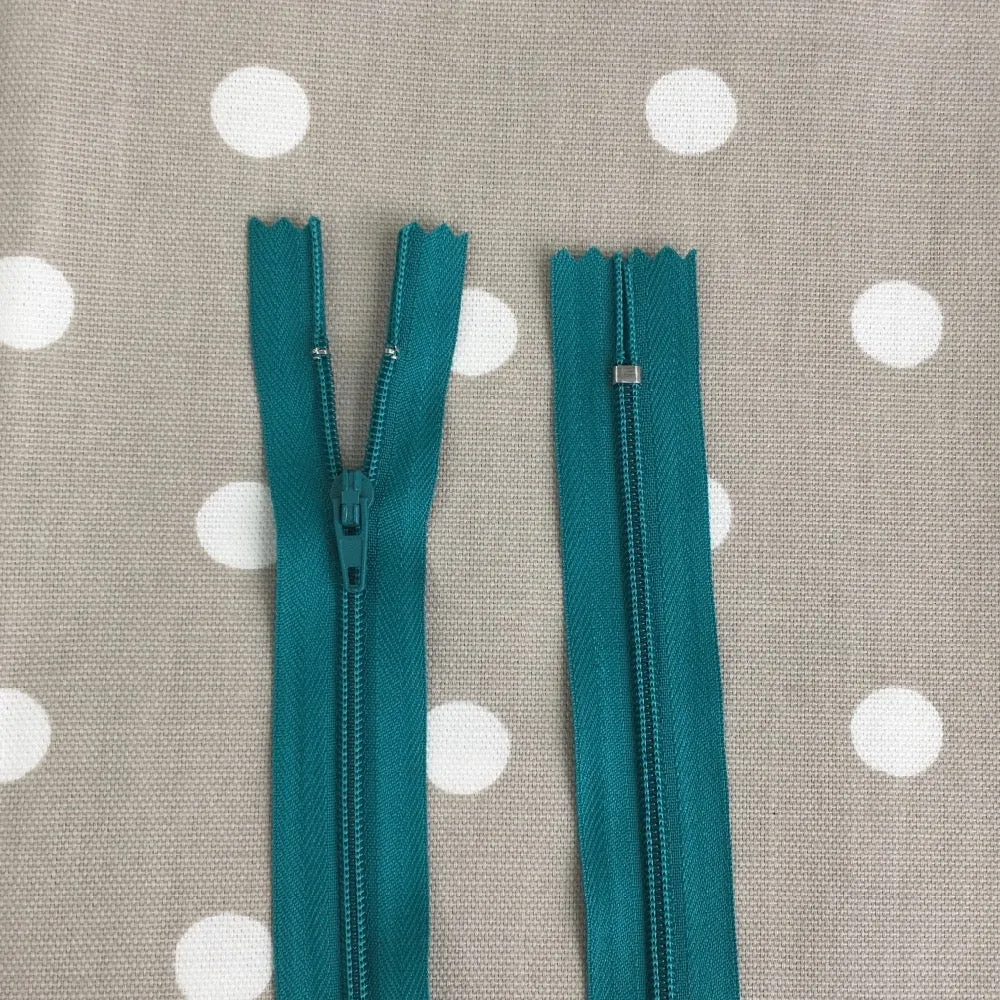 18" / 46cm Closed End Zip