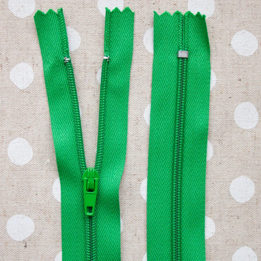 18" / 46cm Closed End Zip