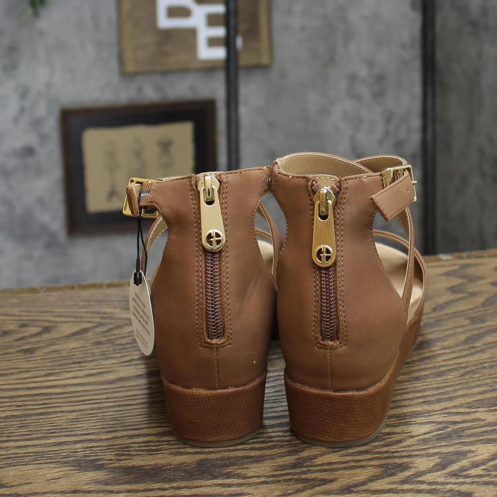 Giani Bernini Womens Ellenaa Nubuck Wedge Sandals 10011734900 Cognac Brown 6M