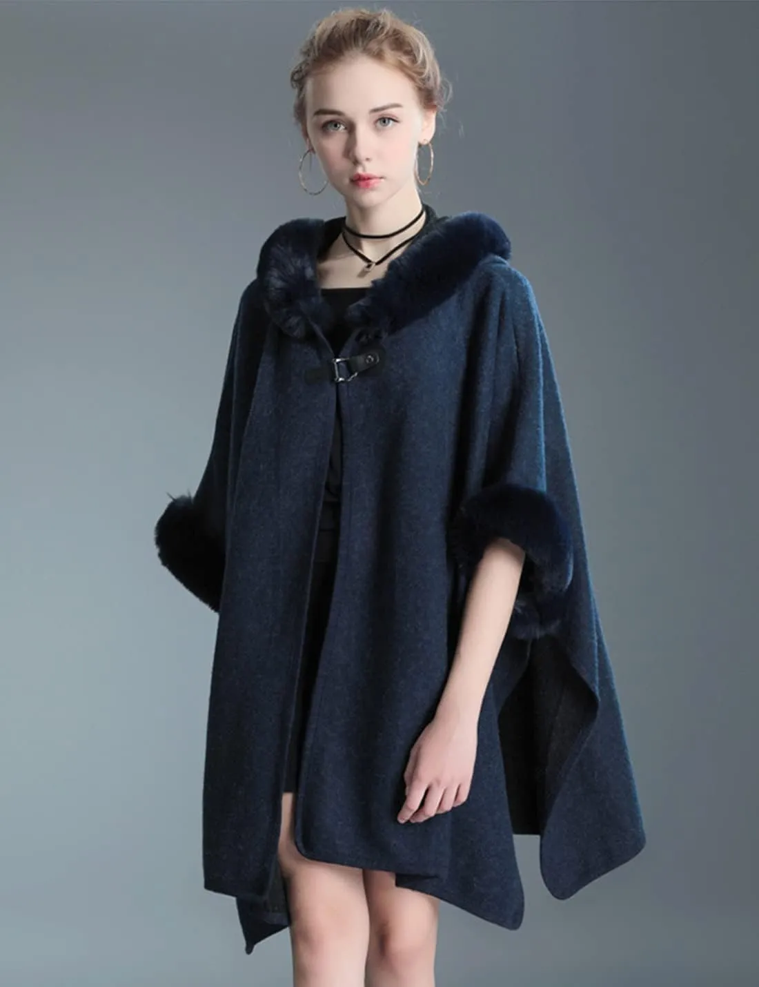 Gihuo Women's Luxury Batwing Sleeve Faux Fur Hooded Cloak Poncho Sweater Cape